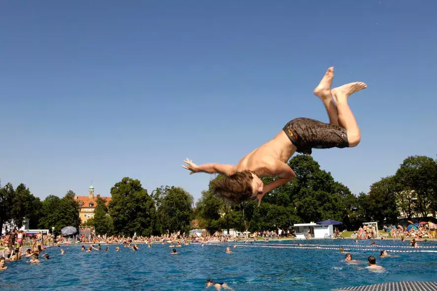Outdoor Pools And Leisure Pools In Munich The Overview Muenchen de